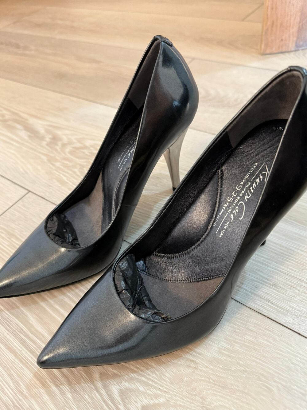 Kenneth Cole NWB sz 6 Medium Silver Belle Pz Heels